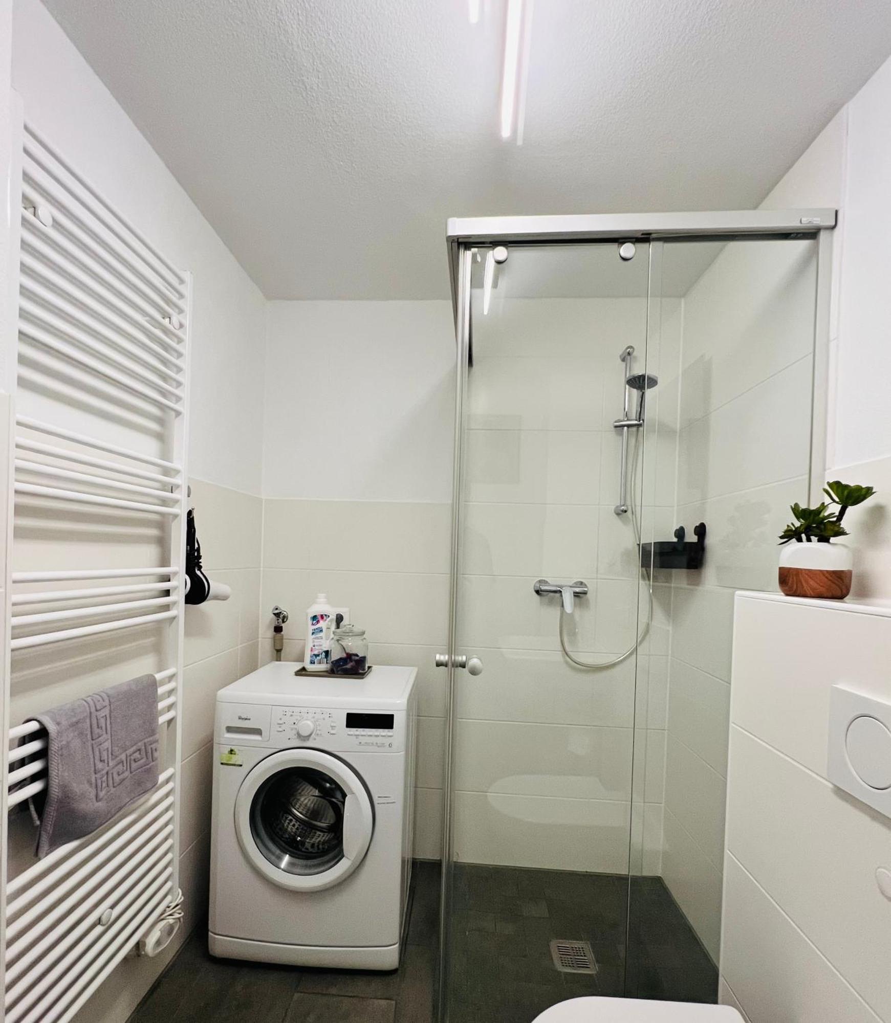 Stylish Apartment Naehe Hbf-Tiefgarage-Lift Hannover Bagian luar foto